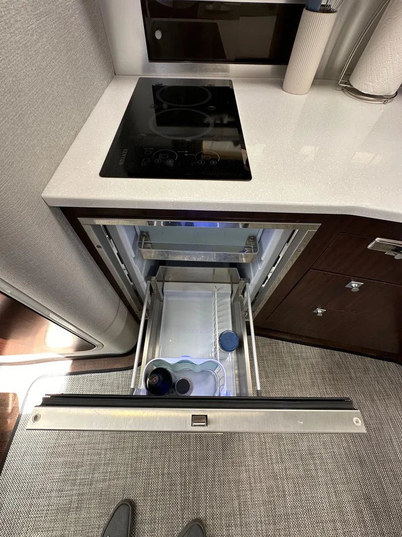 Slide: The Image of Monterey 355 Sport Yacht 2020 - 52