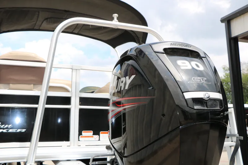 Slide: The Image of Tracker FISHING BARGE 20 DLX 2017 - 11