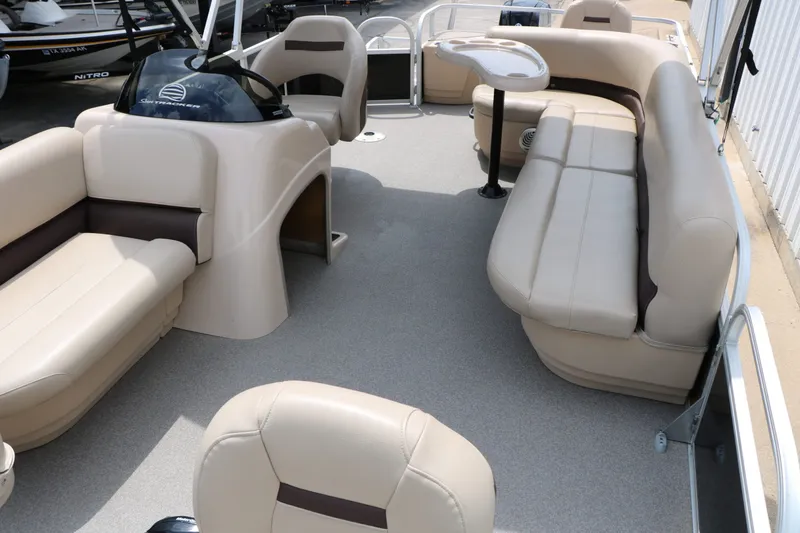 Slide: The Image of Tracker FISHING BARGE 20 DLX 2017 - 14