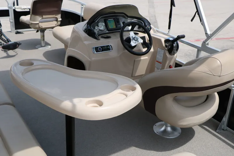 Slide: The Image of Tracker FISHING BARGE 20 DLX 2017 - 23