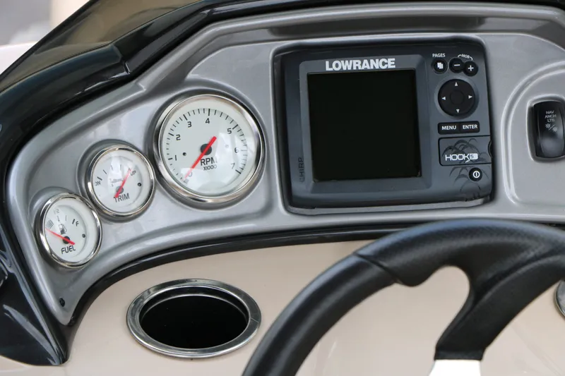 Slide: The Image of Tracker FISHING BARGE 20 DLX 2017 - 29