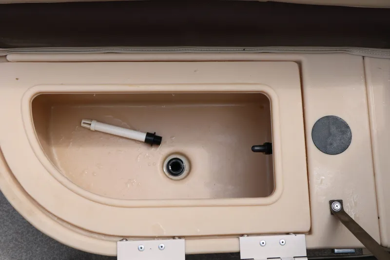 Slide: The Image of Tracker FISHING BARGE 20 DLX 2017 - 30