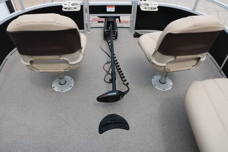 Slide: The Image of Tracker FISHING BARGE 20 DLX 2017 - 31