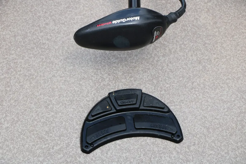 Slide: The Image of Tracker FISHING BARGE 20 DLX 2017 - 32