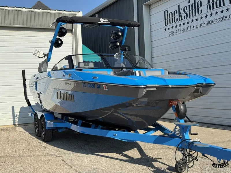 Slide: The Image of Malibu Wakesetter 23 MXZ 2024 - 2