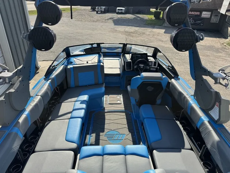 Slide: The Image of Malibu Wakesetter 23 MXZ 2024 - 5