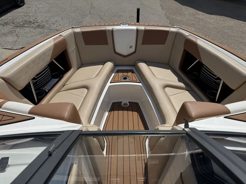 Slide: The Image of Nautique Super Air Nautique G21 2018 - 3