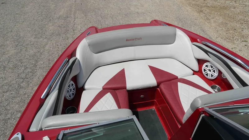 Slide: The Image of MasterCraft X2 2009 - 15