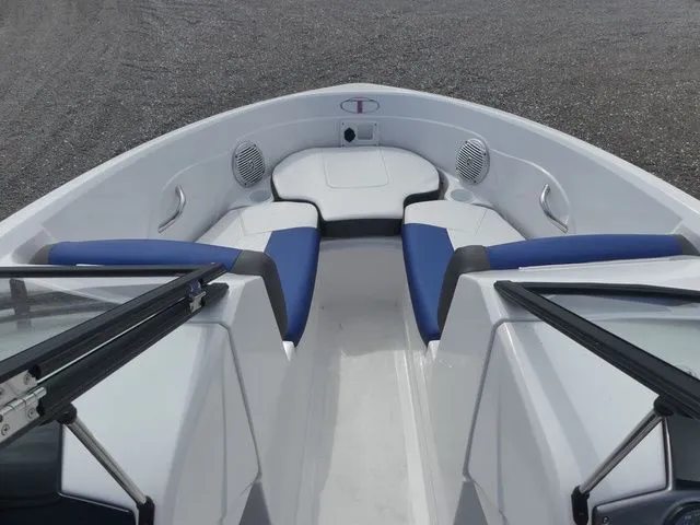 Slide: The Image of Tahoe 200 S 2022 - 13