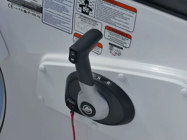 Slide: The Image of Tahoe 200 S 2022 - 15