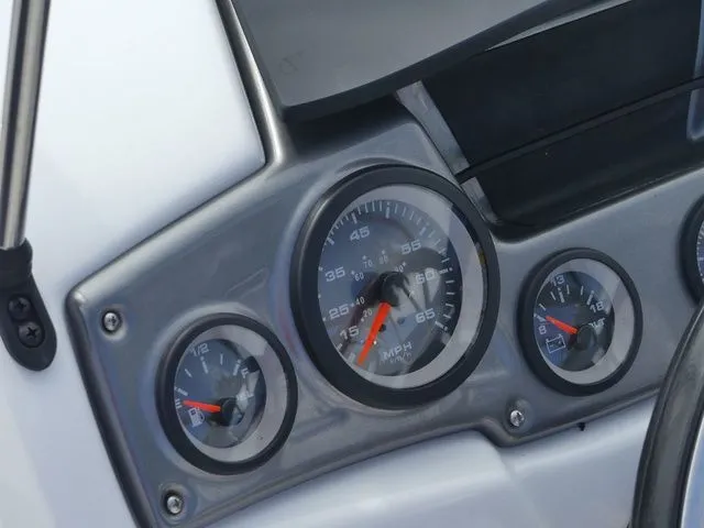 Slide: The Image of Tahoe 200 S 2022 - 16