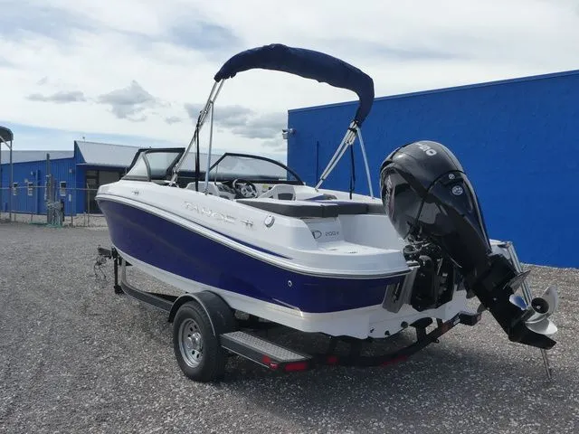 Slide: The Image of Tahoe 200 S 2022 - 6