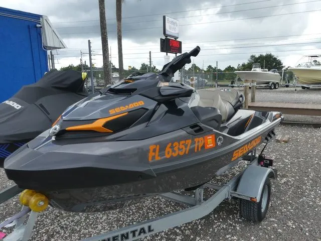 Slide: The Image of Sea-Doo Wake 170 2023 - 1