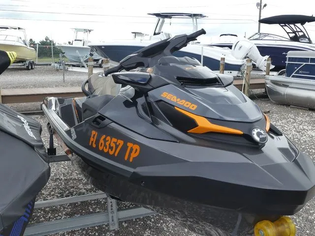 Slide: The Image of Sea-Doo Wake 170 2023 - 3