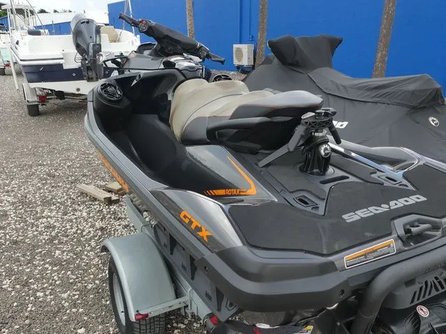 Slide: The Image of Sea-Doo Wake 170 2023 - 4