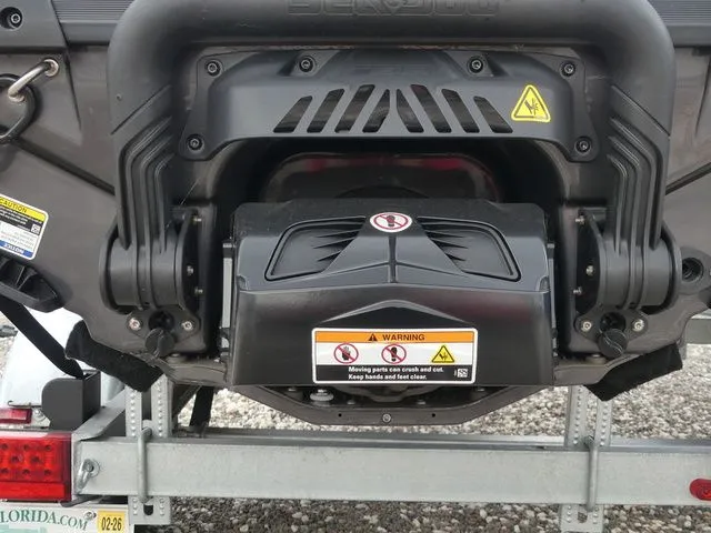 Slide: The Image of Sea-Doo Wake 170 2023 - 7