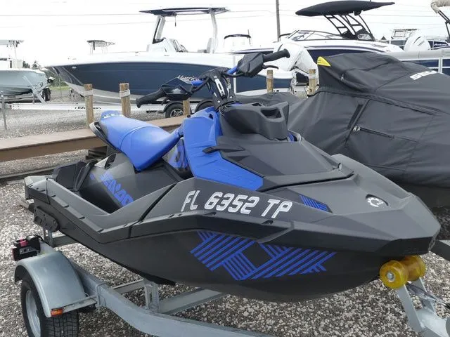 Slide: The Image of Sea-Doo Spark Trixx 3up 2023 - 1