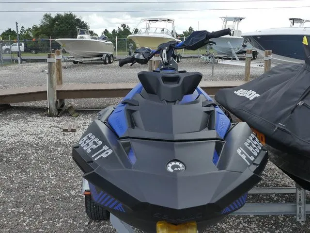 Slide: The Image of Sea-Doo Spark Trixx 3up 2023 - 2