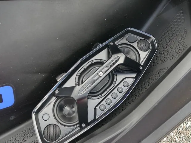 Slide: The Image of Sea-Doo Spark Trixx 3up 2023 - 6