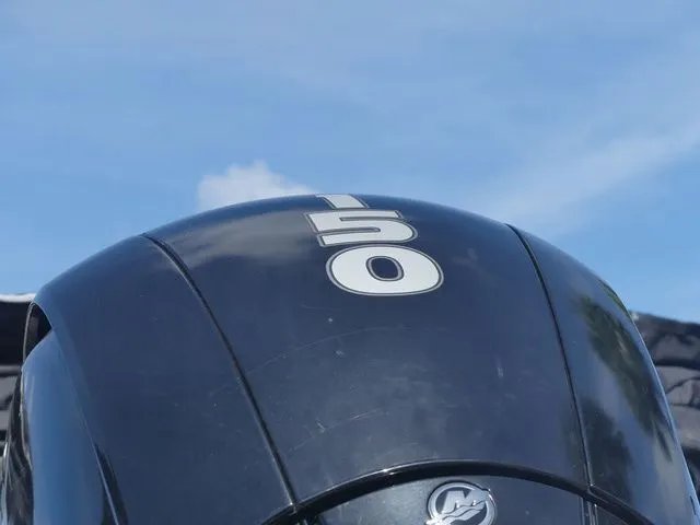 Slide: The Image of Sun Tracker Fishin' Barge 24 DLX 2020 - 10