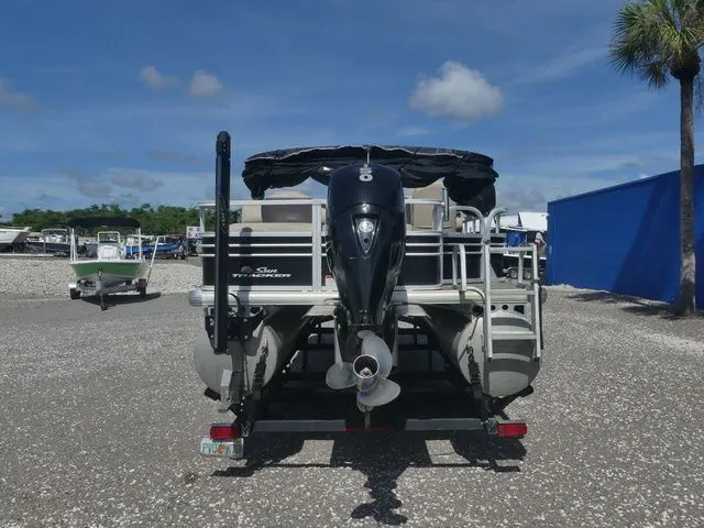 Slide: The Image of Sun Tracker Fishin' Barge 24 DLX 2020 - 5