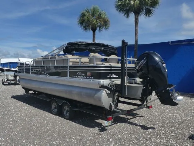 Slide: The Image of Sun Tracker Fishin' Barge 24 DLX 2020 - 6