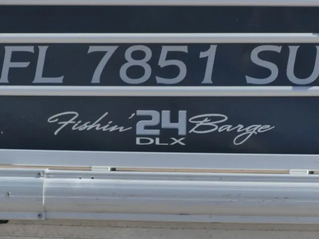 Slide: The Image of Sun Tracker Fishin' Barge 24 DLX 2020 - 9
