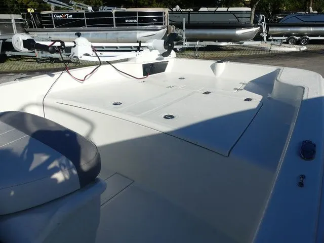 Slide: The Image of Mako Pro Skiff 15 CC 2024 - 10