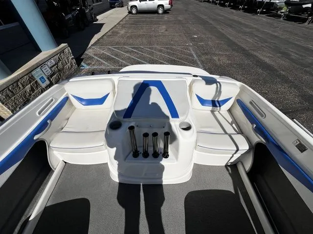 Slide: The Image of Bayliner 205br 2007 - 17