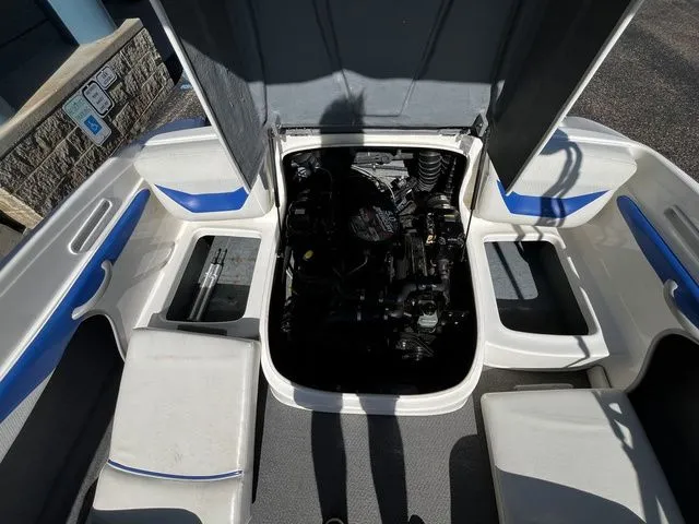 Slide: The Image of Bayliner 205br 2007 - 18