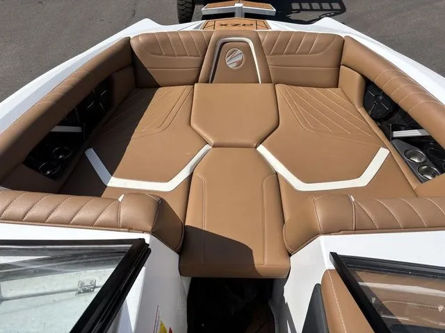 Slide: The Image of Tigé 22RZX 2021 - 15