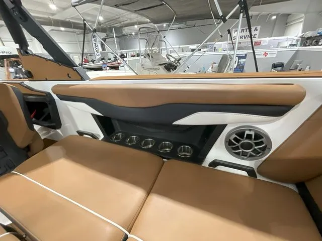 Slide: The Image of Axis Wake Research T220 2023 - 7