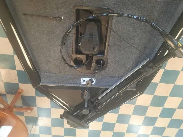 Slide: The Image of Tracker Pro Team 175 TXW 2026 - 10