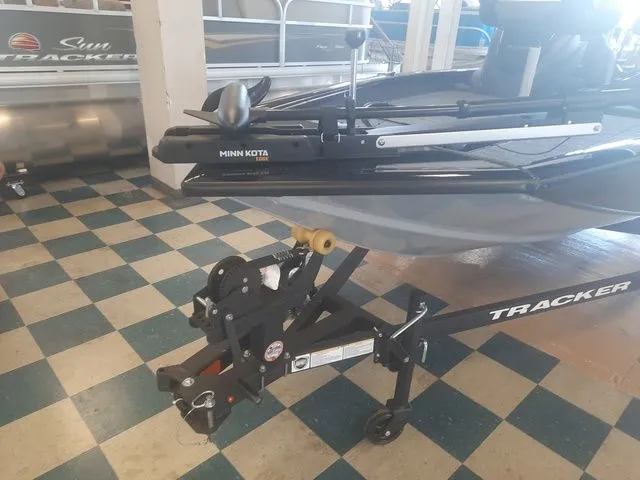 Slide: The Image of Tracker Pro Team 175 TXW 2026 - 3