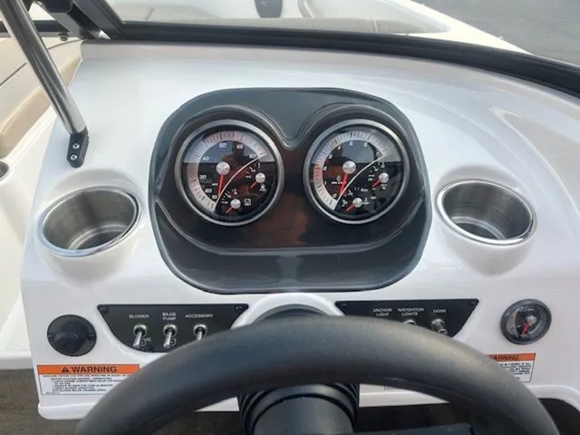 Slide: The Image of Bayliner 175 Bowrider 2016 - 7