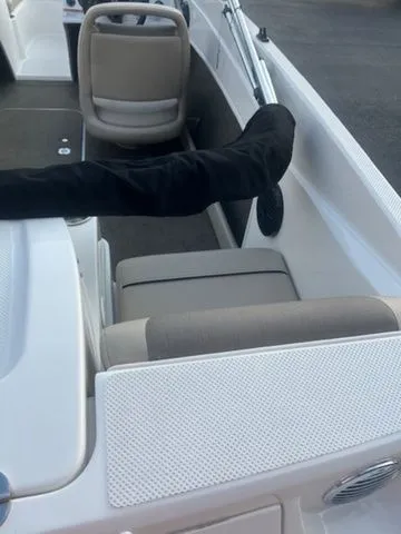 Slide: The Image of Bayliner 175 Bowrider 2016 - 8