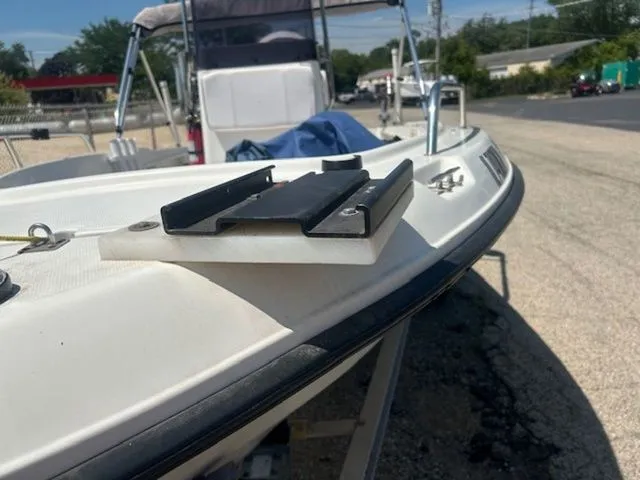 Slide: The Image of Hydro-Sports 175 Center Console 2001 - 4