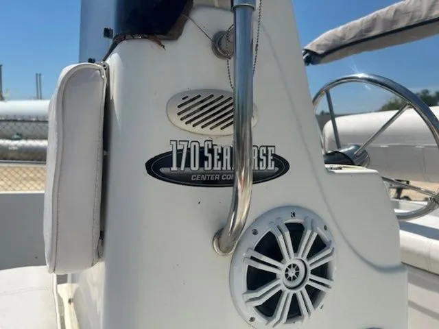 Slide: The Image of Hydro-Sports 175 Center Console 2001 - 8