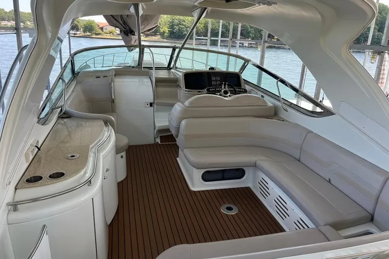 Slide: The Image of Interior of 2008 Formula 400 Super Sport yacht with TV and seating area. - 20