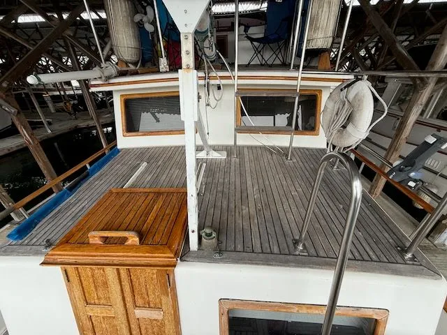 Slide: The Image of CHB 34 Aft Cabin 1981 - 5