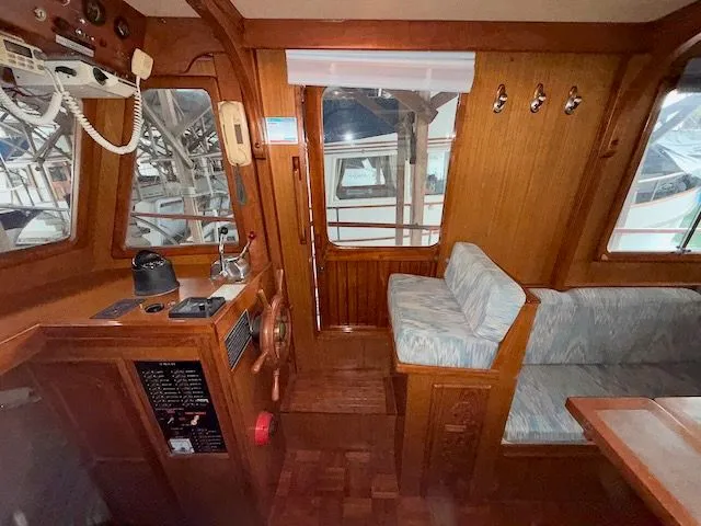 Slide: The Image of CHB 34 Tri-Cabin 1981 - 17