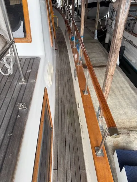 Slide: The Image of CHB 34 Tri-Cabin 1981 - 2