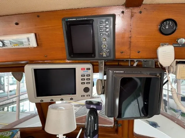 Slide: The Image of CHB 34 Tri-Cabin 1981 - 22