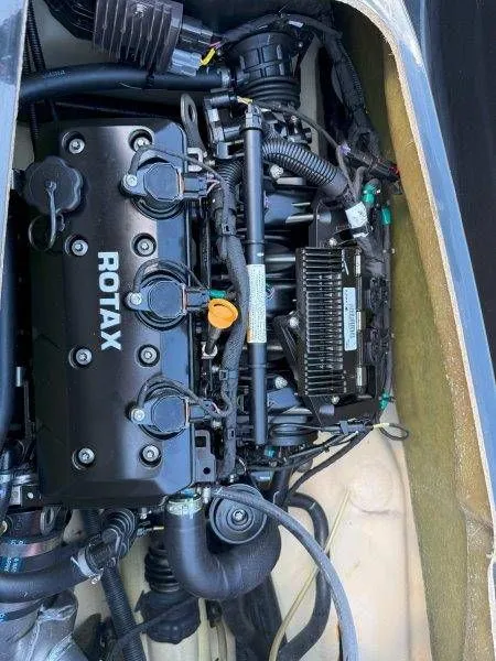 Slide: The Image of Sea-Doo GTI SE 130 2018 - 14