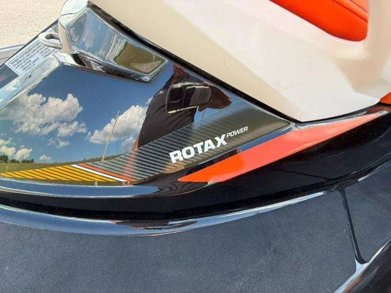 Slide: The Image of Sea-Doo GTI SE 130 2018 - 32