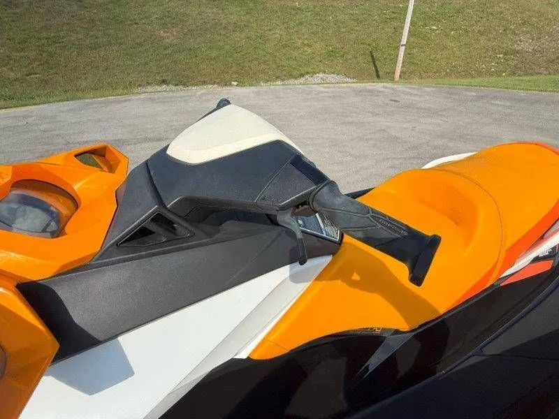 Slide: The Image of Sea-Doo GTI SE 130 2018 - 33