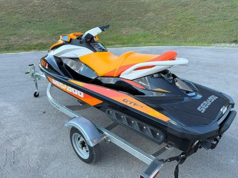 Slide: The Image of Sea-Doo GTI SE 130 2018 - 4