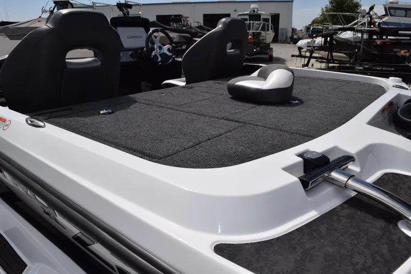 Slide: The Image of 2026 Nitro Z21 XL Pro boat with spacious deck and modern seating. - 6