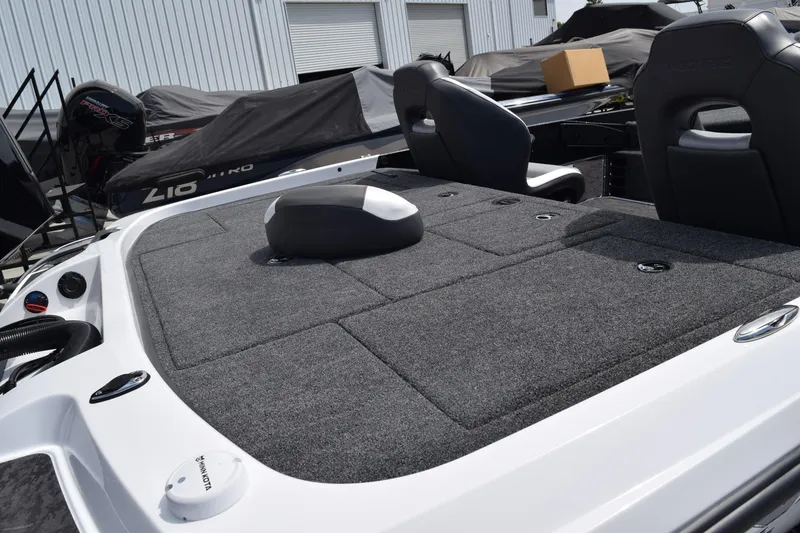 Slide: The Image of 2026 Nitro Z21 XL Pro boat with spacious deck and modern seating. - 7