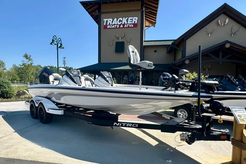 The Image of 2026 Nitro Z21 XL Pro boat displayed at Tracker Boats & ATVs dealership. - 0